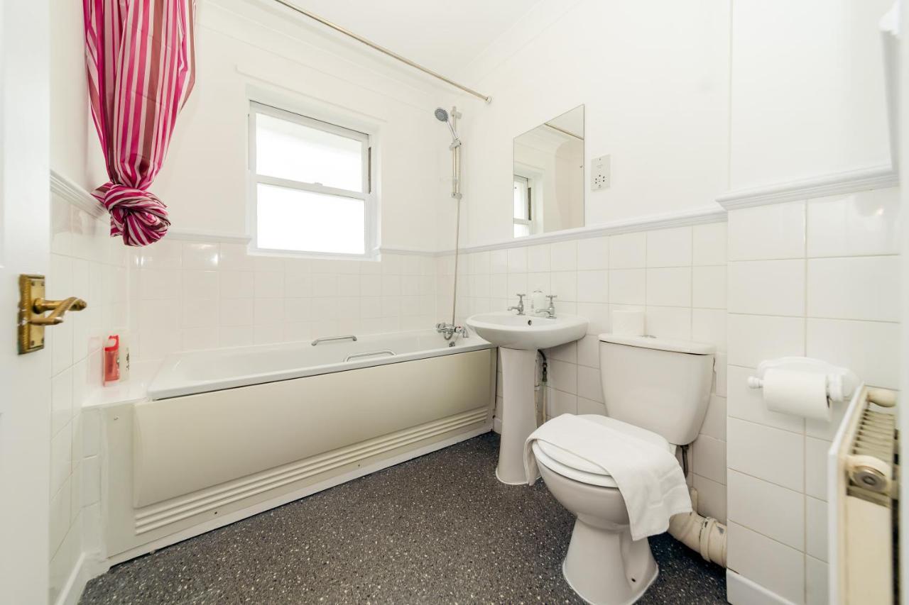 Holiday home Flash Sale Free Parking I Next To I 2 Bedroom Mews House *