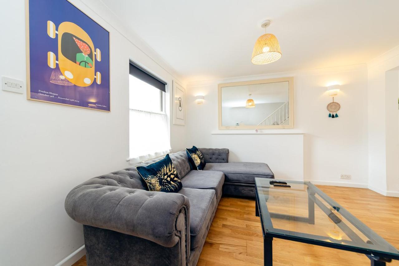 Flash Sale Free Parking I Next To I 2 Bedroom Mews House Holiday home