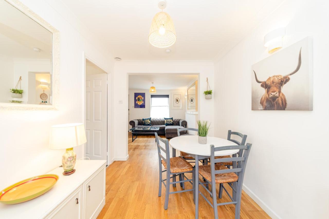 Flash Sale Free Parking I Next To I 2 Bedroom Mews House Holiday home *