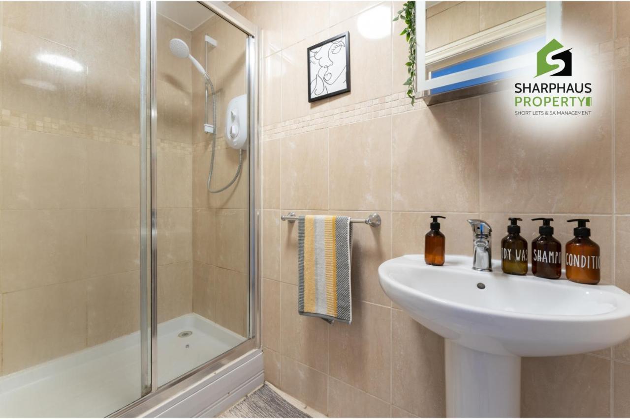 Spacious 3-bed With Breathtaking Pavilion Views By Sharphaus Short Lets & Serviced Management Apartment Brighton