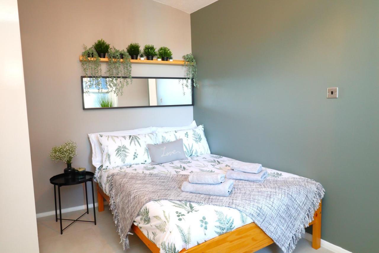 Brighton, Bn1, Short And Long Let, 3 Sleeps, 6 Mins Walk From Train Station Brighton
