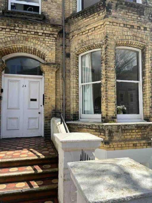 Apartment Bright & Relaxing Studio In &