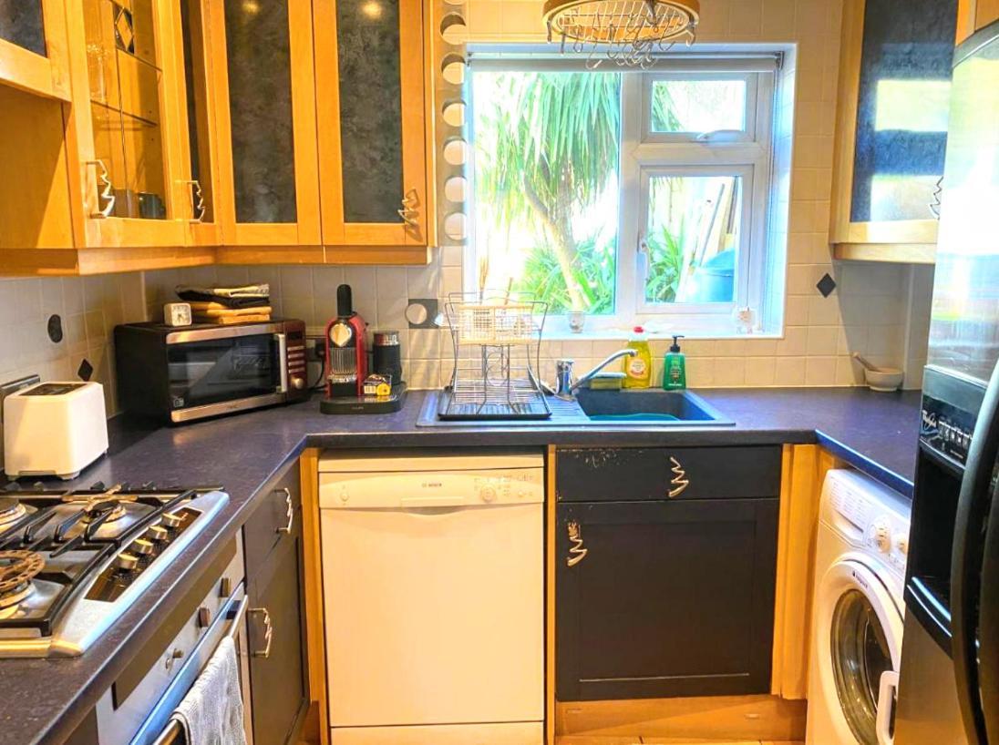 Stunning 4br House With Free Parking - By Innit Holiday home Brighton