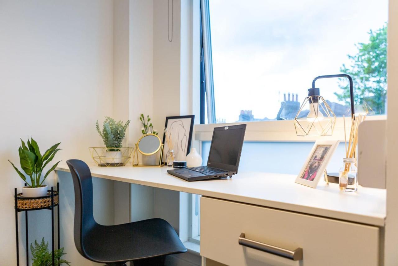 Ensuite Bedrooms With Shared Kitchen At Hollingbury House In Apartment