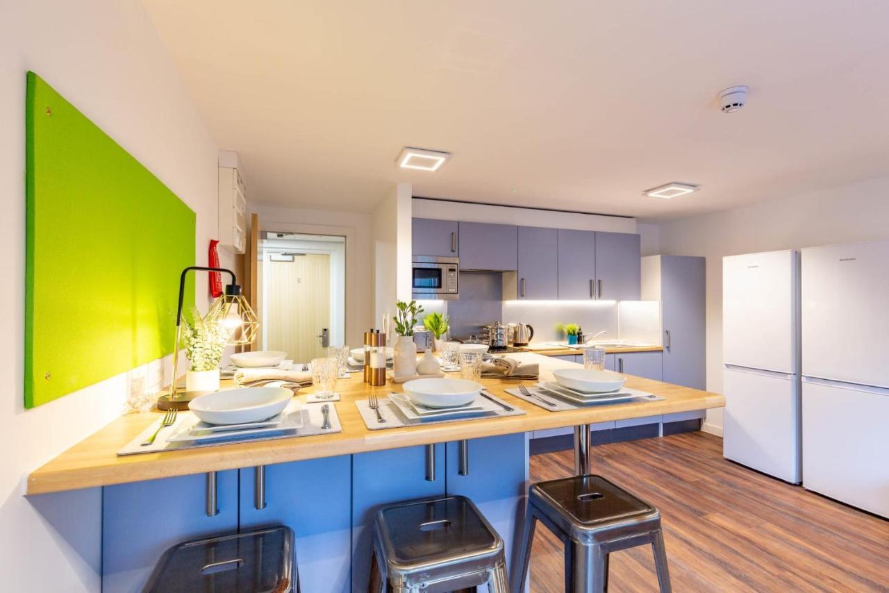 Ensuite Bedrooms With Shared Kitchen At Hollingbury House In Brighton