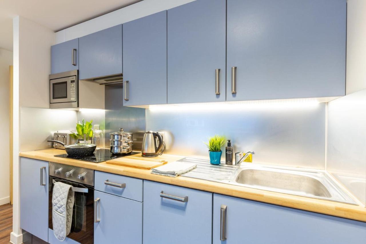 Ensuite Bedrooms With Shared Kitchen At Hollingbury House In