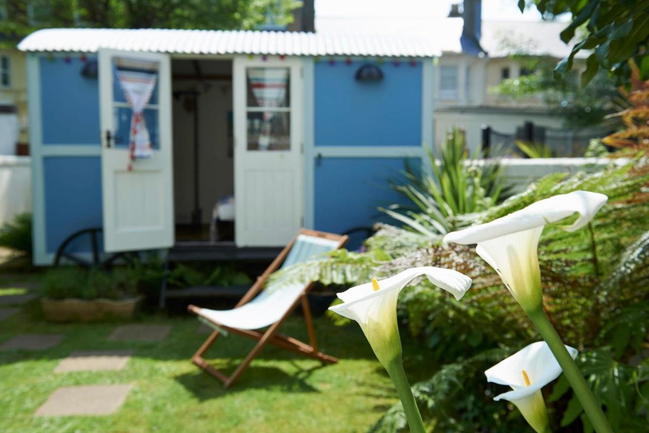 Hut Actually - By Lets Brighton