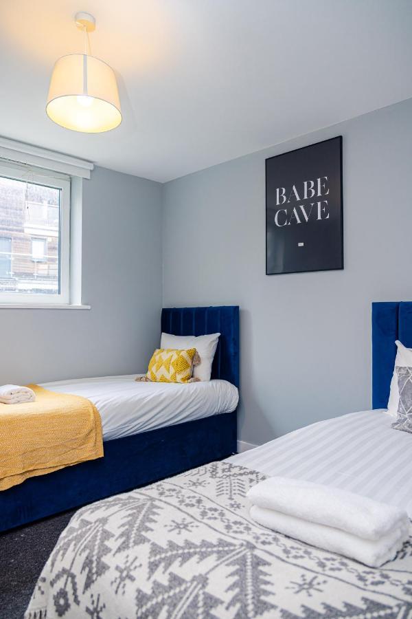 Moments Away From Station Sleep 6 Apartment *
