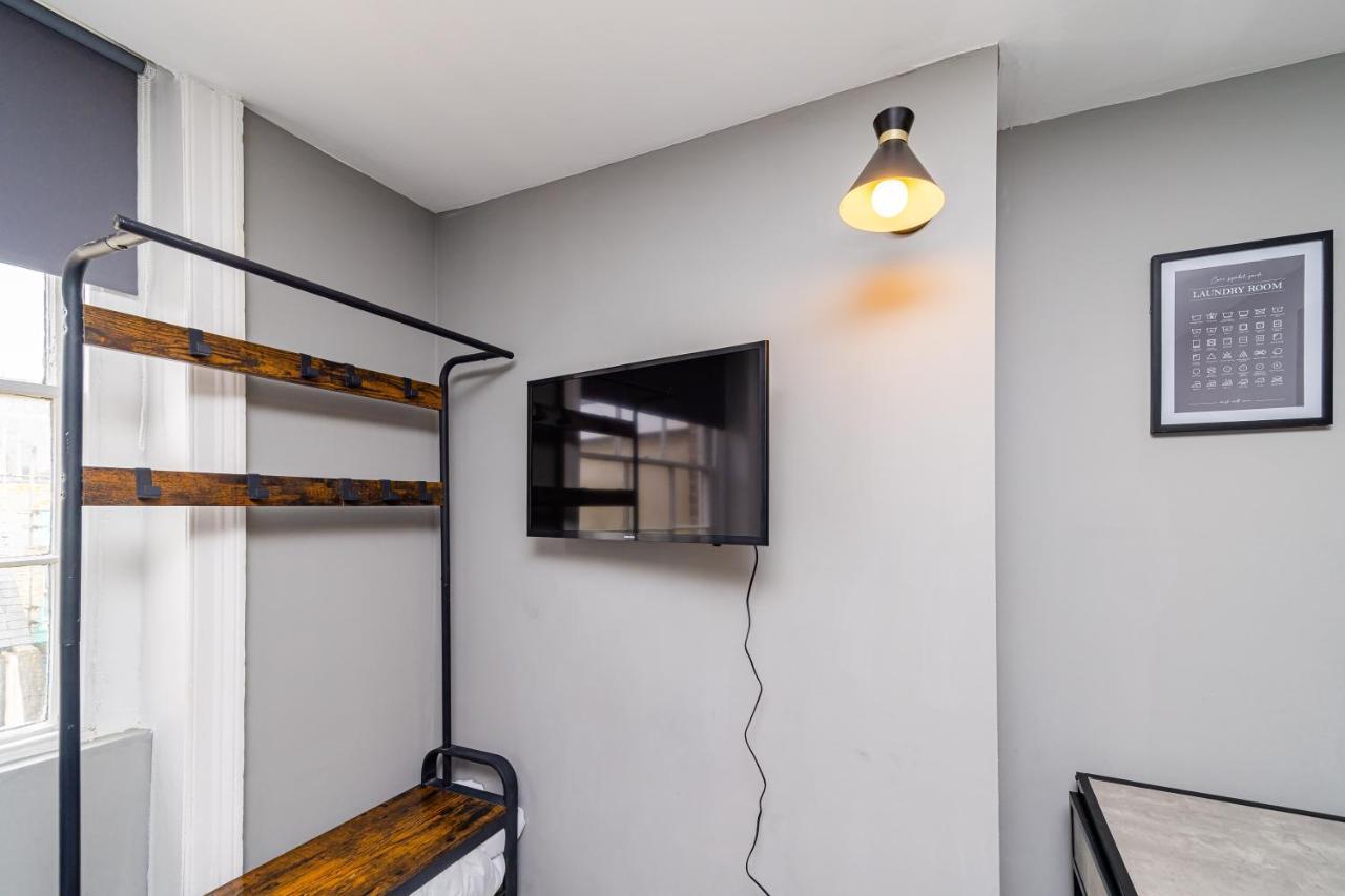 Beachfront Studio I Sleep 2 I King-size Bed I Smart Tv I Ms7