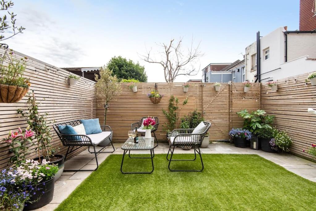 Newly Renovated Victorian House With Free Parking Holiday home