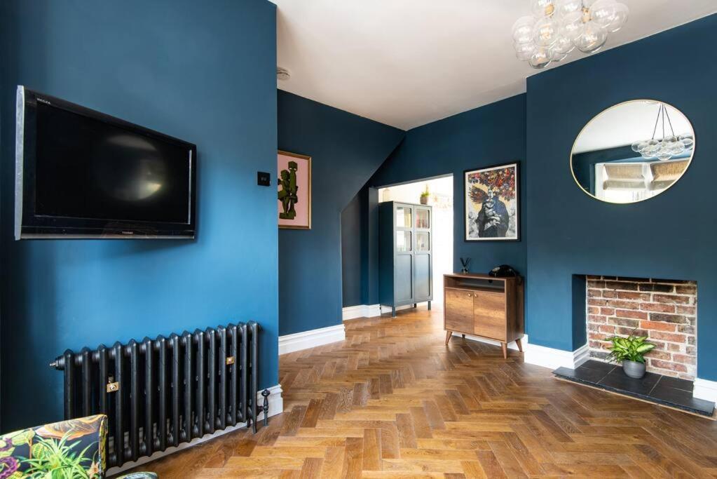 Holiday home Newly Renovated Victorian House With Free Parking *