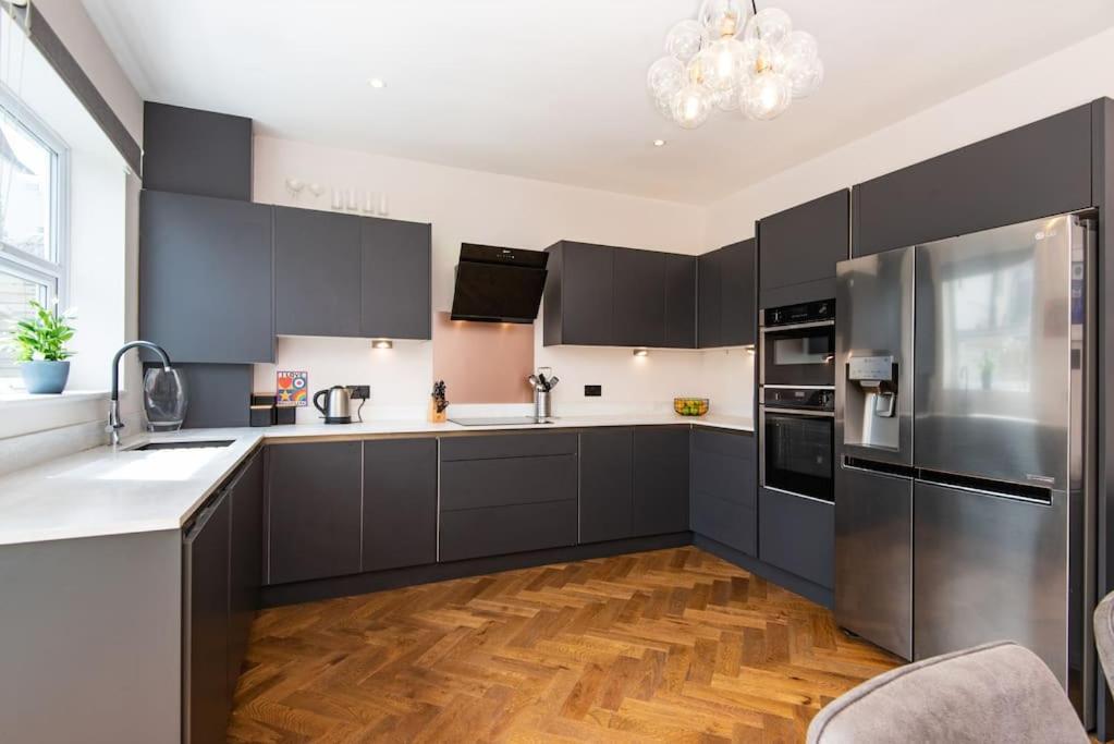Newly Renovated Victorian House With Free Parking Holiday home *