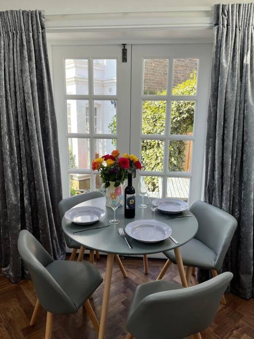 Gorgeous Small House In Holiday home Brighton