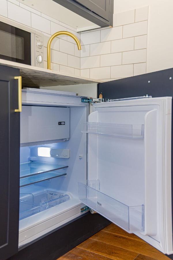 Super Central Studio I Next To Beach & Shopping Centre I King Size Bed I Sleep 3 Brighton