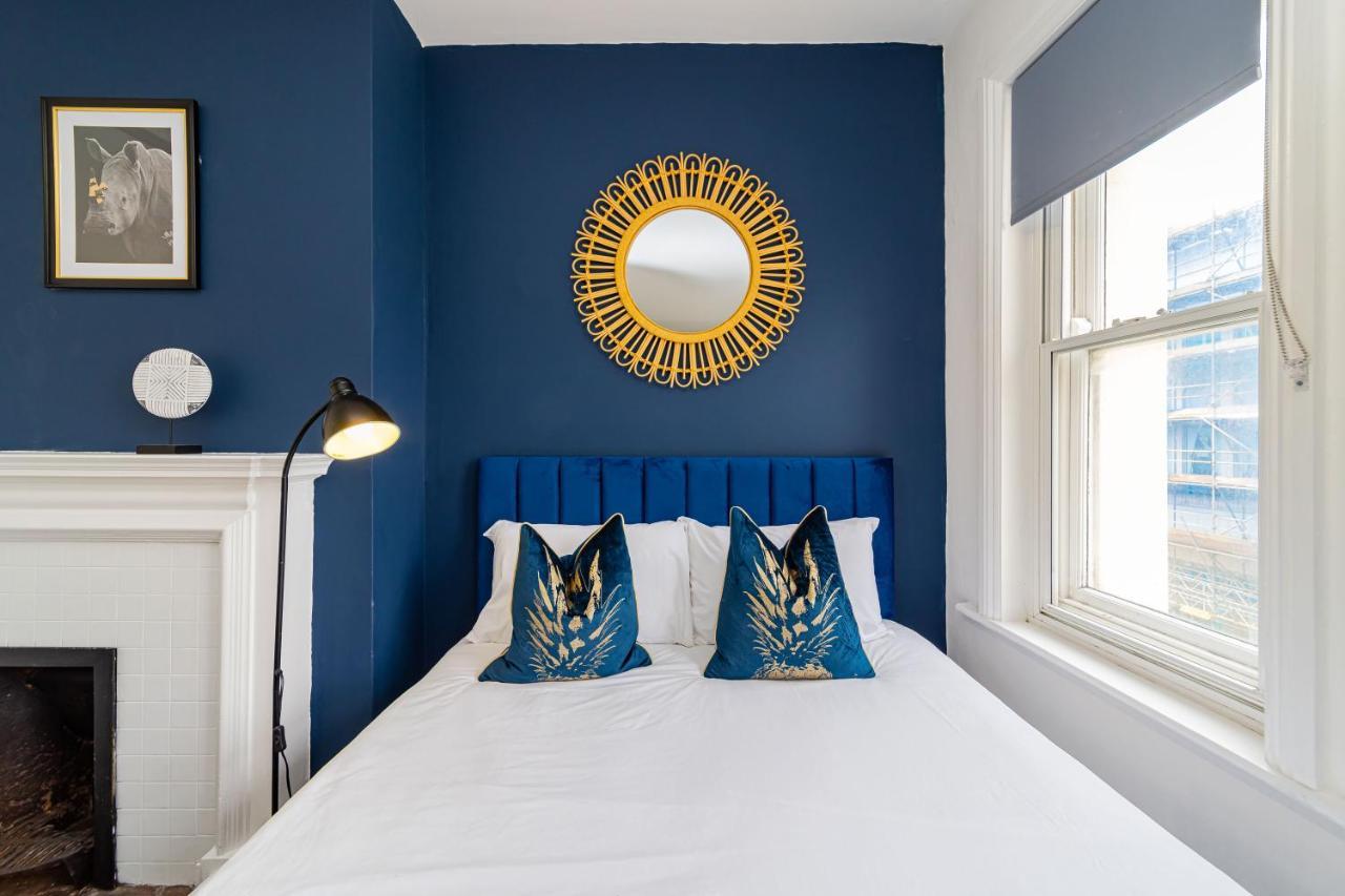 Super Central Studio I Next To Beach & Shopping Centre I King Size Bed I Sleep 3 Apartment *