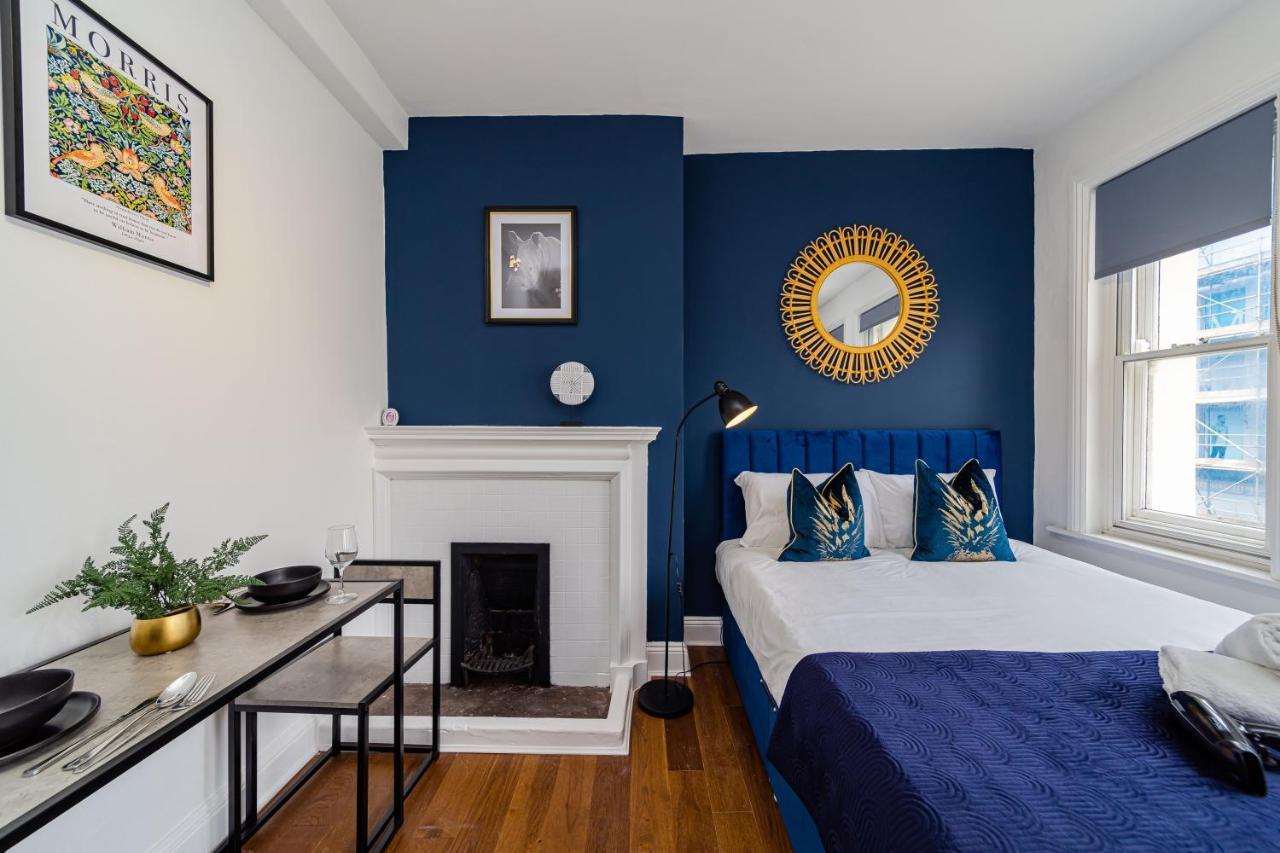 Apartment Super Central Studio I Next To Beach & Shopping Centre I King Size Bed I Sleep 3 *