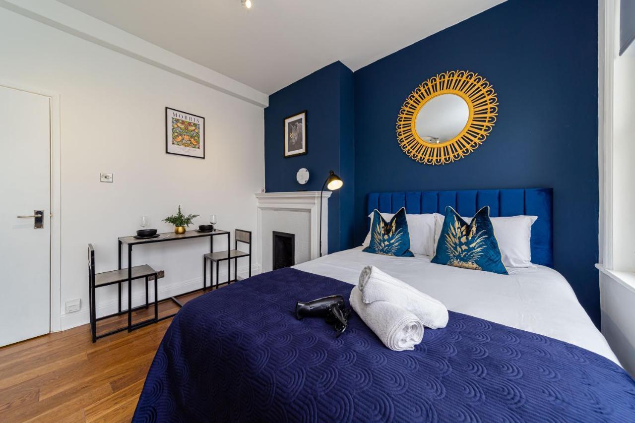 Super Central Studio I Next To Beach & Shopping Centre I King Size Bed I Sleep 3