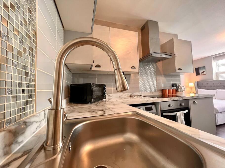 Lovely Studio Close To Station