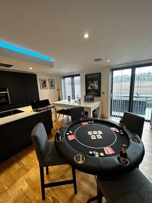 Stunning & Fun 4 Bed In The Heart Of Holiday home *