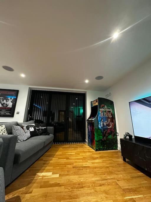 Stunning & Fun 4 Bed In The Heart Of Holiday home *