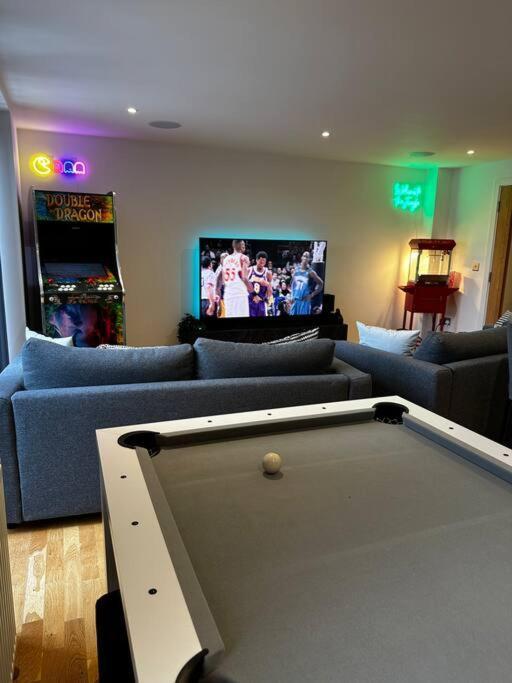Stunning & Fun 4 Bed In The Heart Of