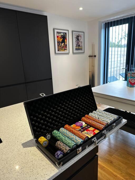 Stunning & Fun 4 Bed In The Heart Of *