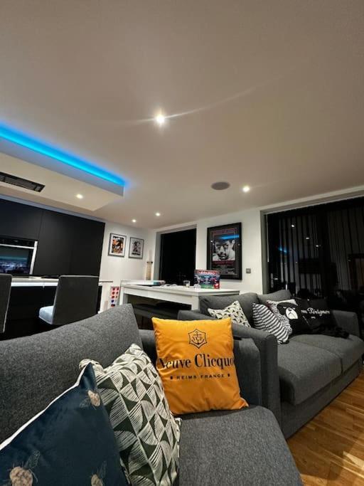 Stunning & Fun 4 Bed In The Heart Of Holiday home