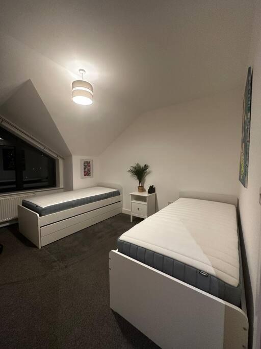 Stunning & Fun 4 Bed In The Heart Of