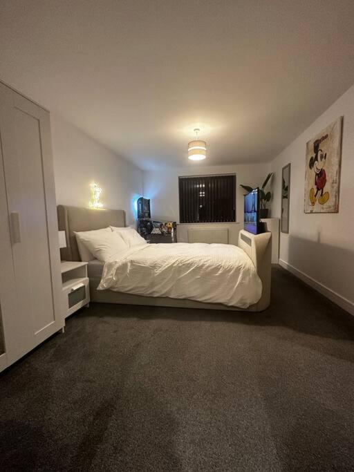 Stunning & Fun 4 Bed In The Heart Of *