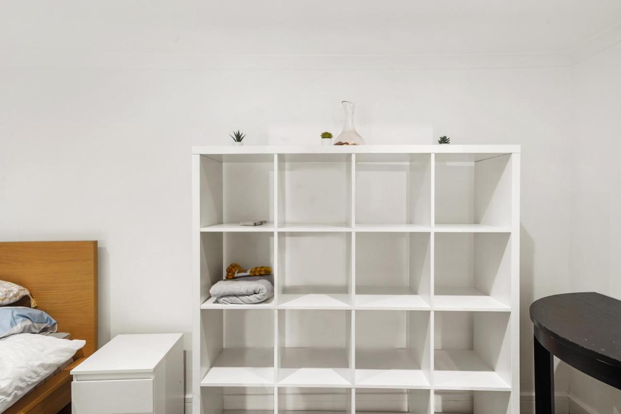 Modern One Bedroom In Apartment Brighton