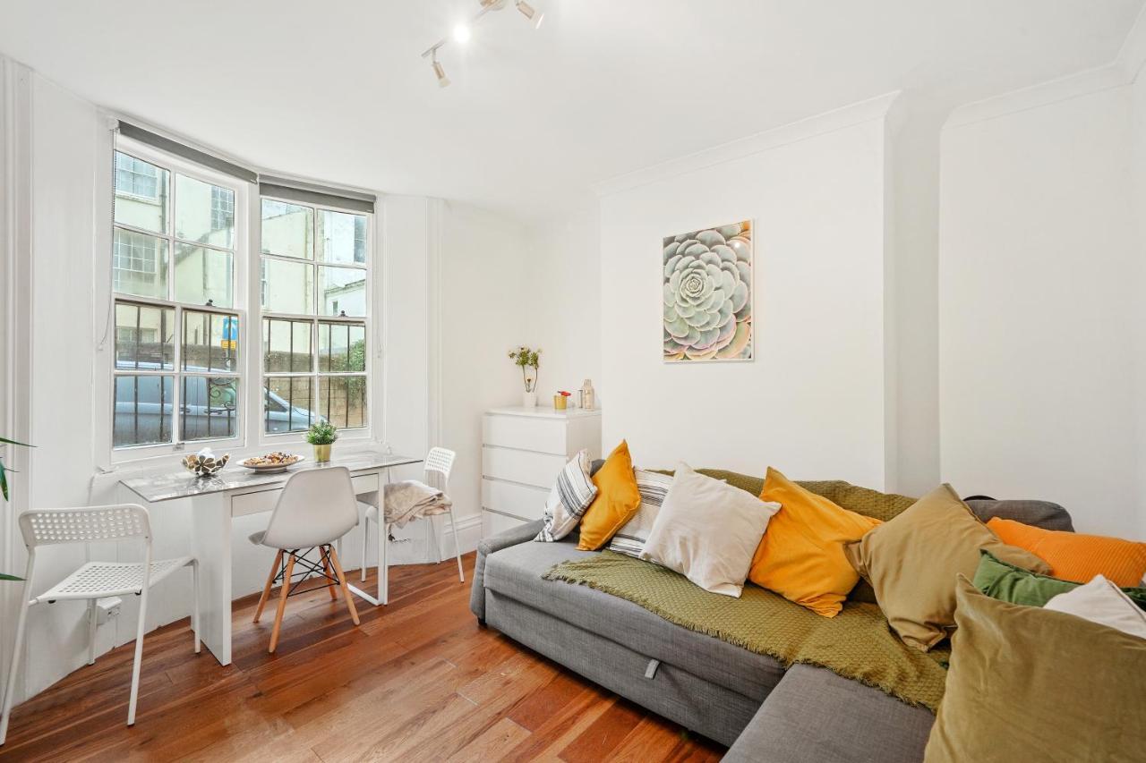 Modern One Bedroom In Apartment