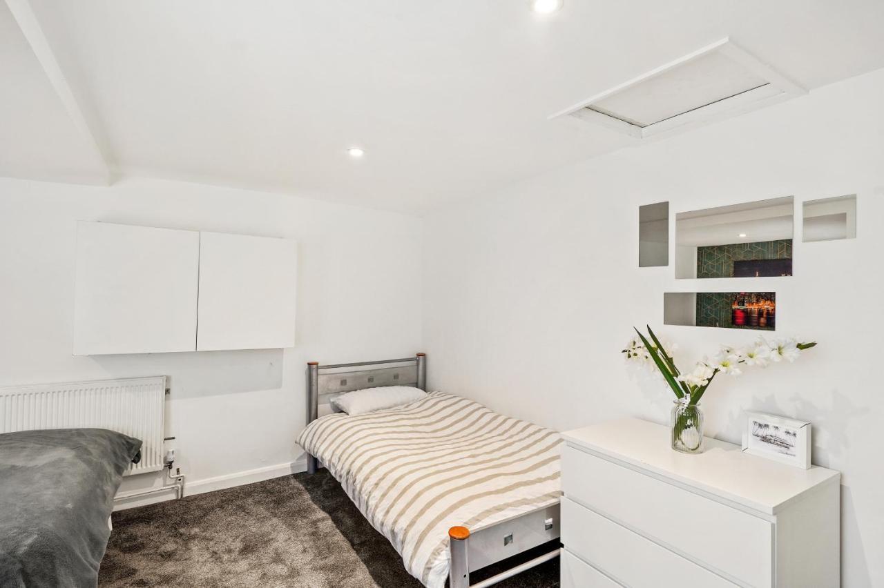 Modern One Bedroom In *