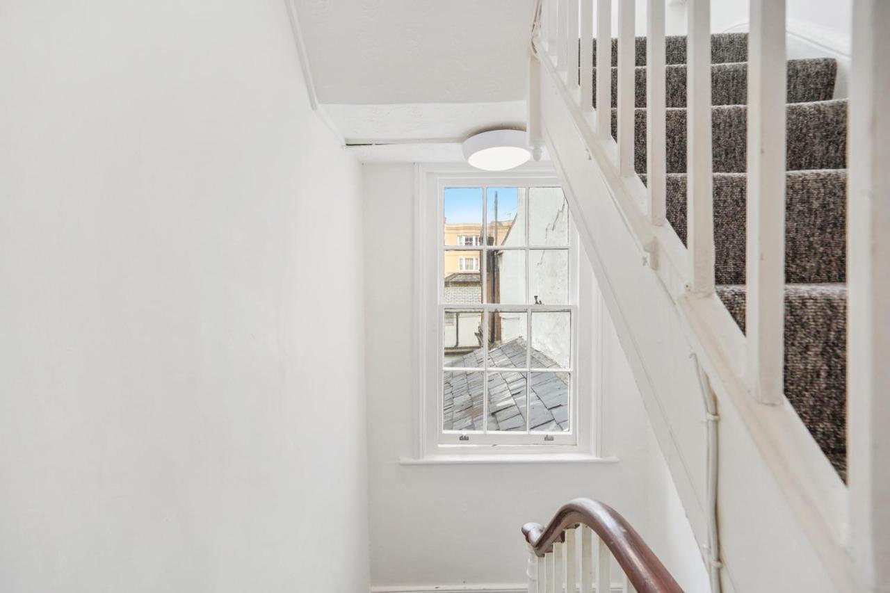 Modern One Bedroom In Apartment Brighton