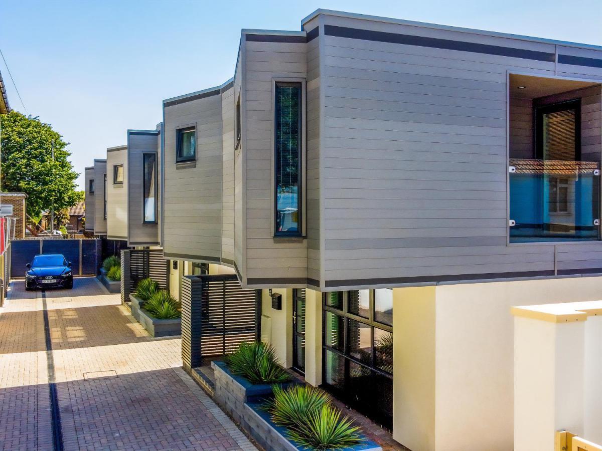 Holiday home Mews 3 With Free Parking - By My Getaways *