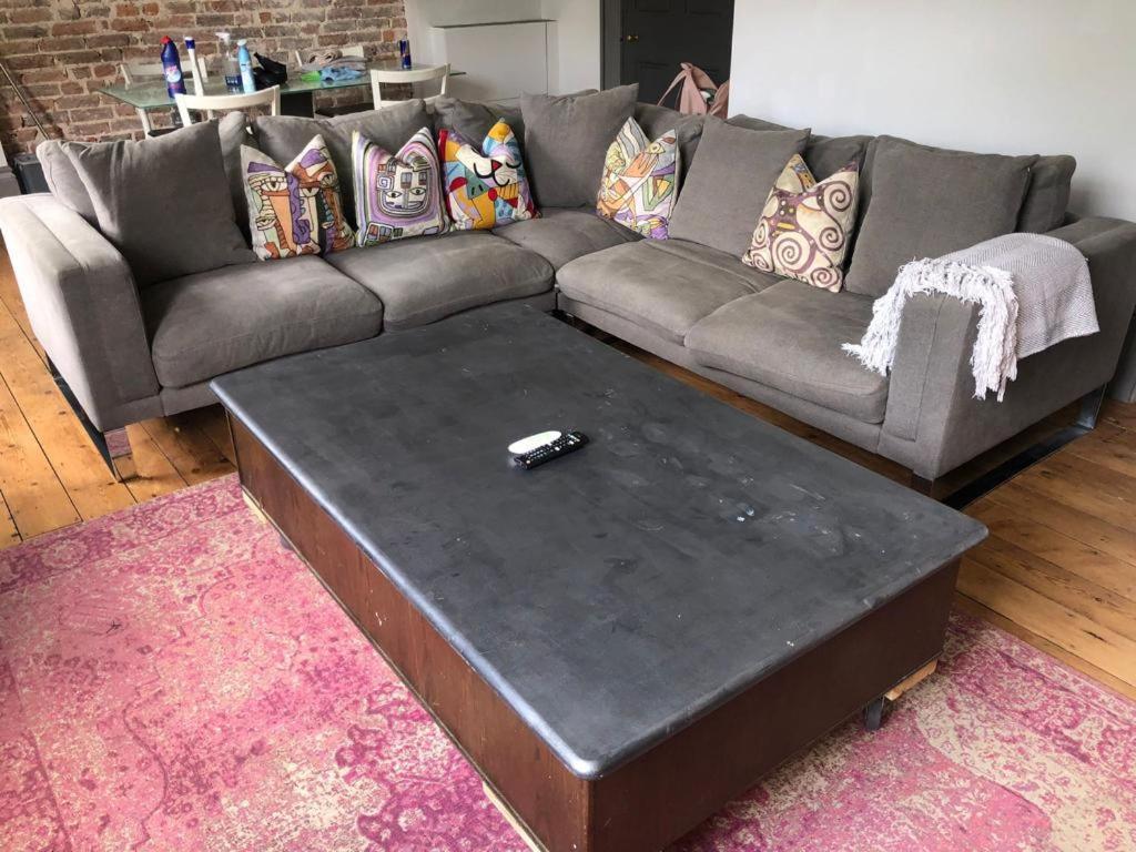 Apartment 22 Stunning Large Loft - Great Location - Free Onsite Parking - Garden View- Quiet