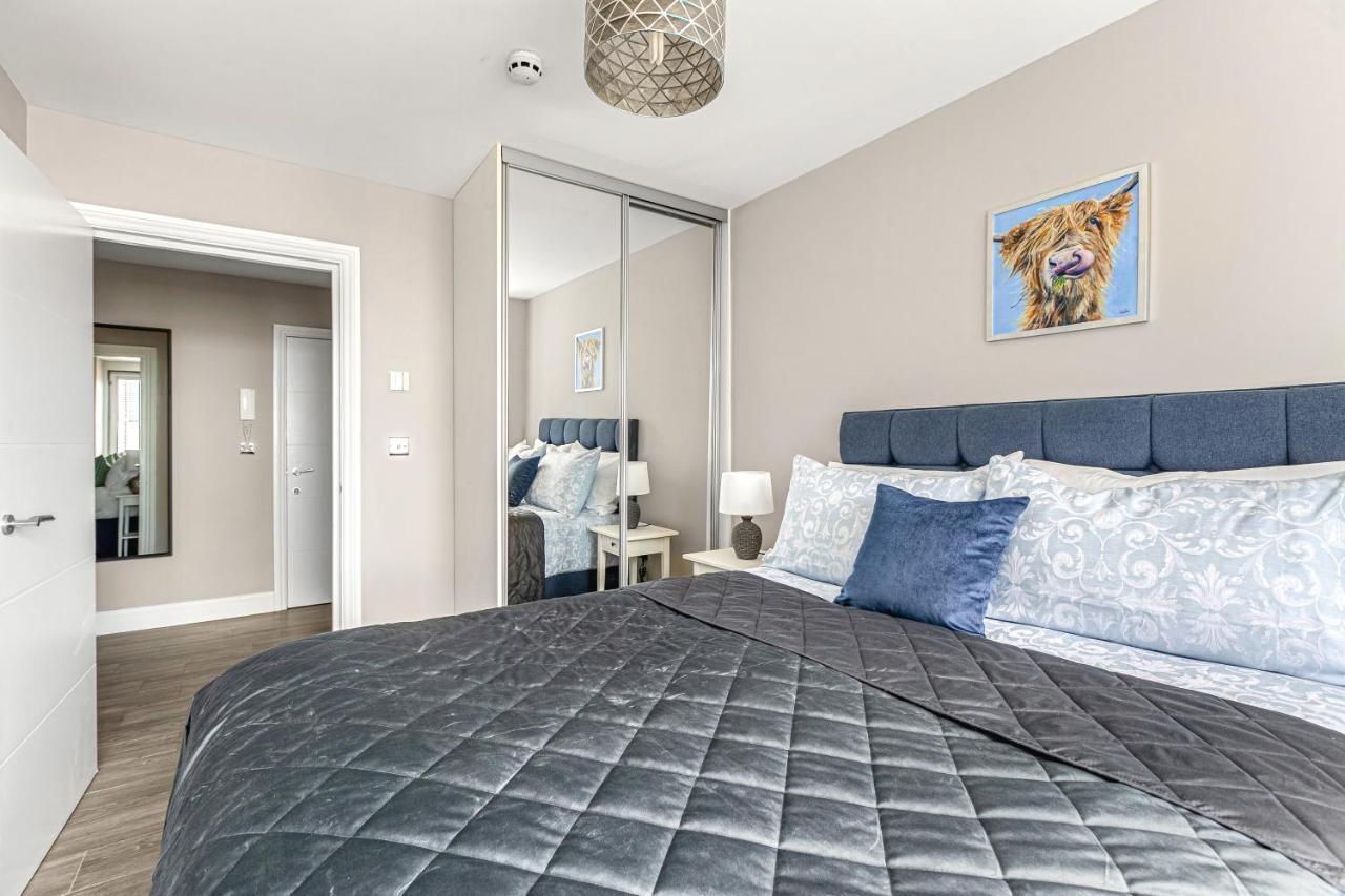 Airhost's Brighton's Diamond Escape With Sea Views