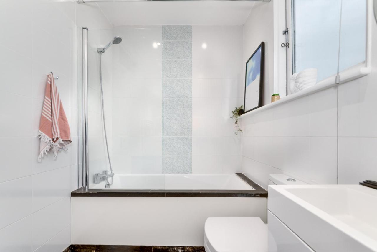 The Penthouse 3 Minutes To The Beach, Super Comfy Beds, Part Of Burlington-escapes Brighton