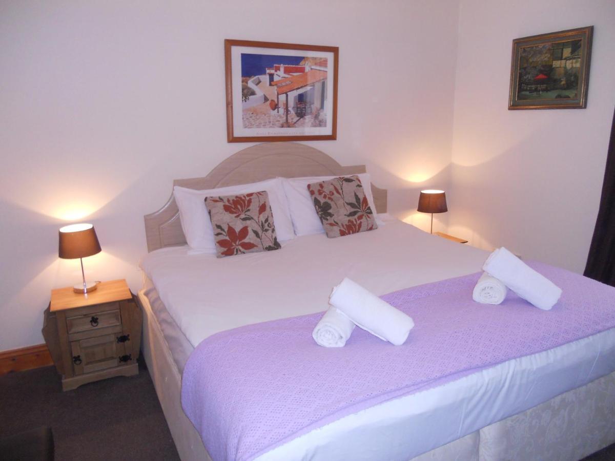 Old Palace Guest house 3*