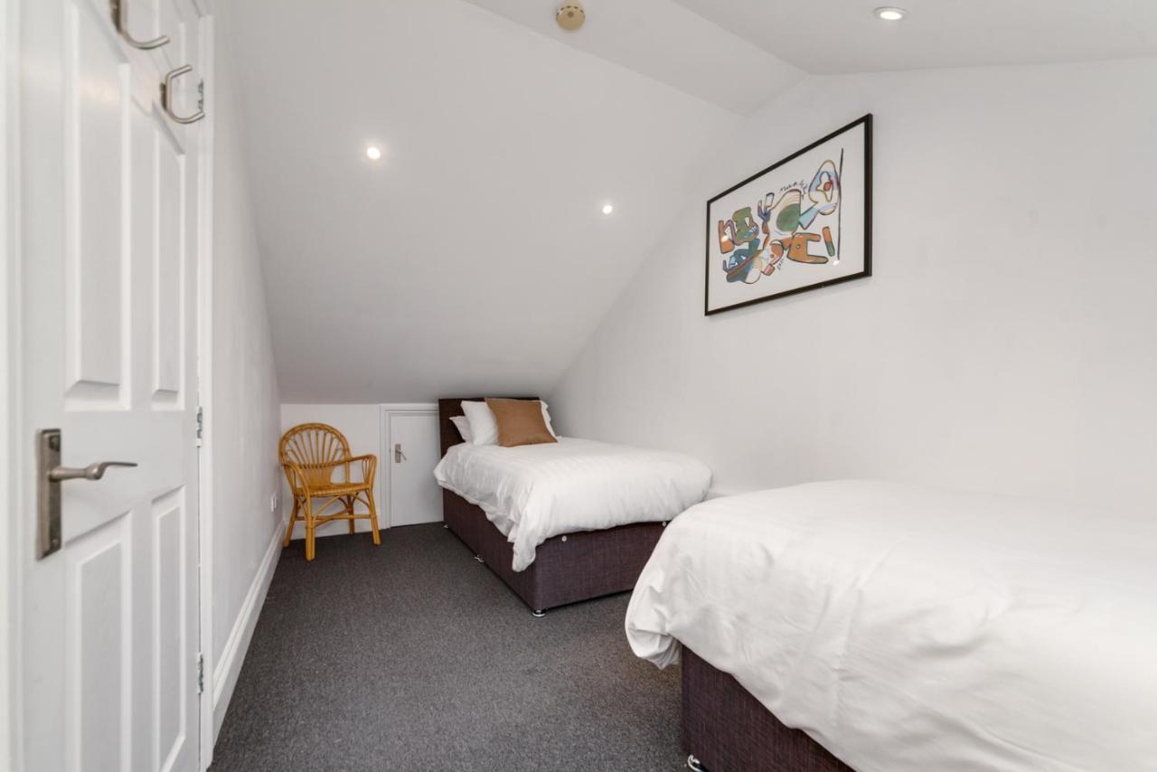 The Penthouse 3 Minutes To The Beach, Super Comfy Beds, Part Of Burlington-escapes Apartment Brighton