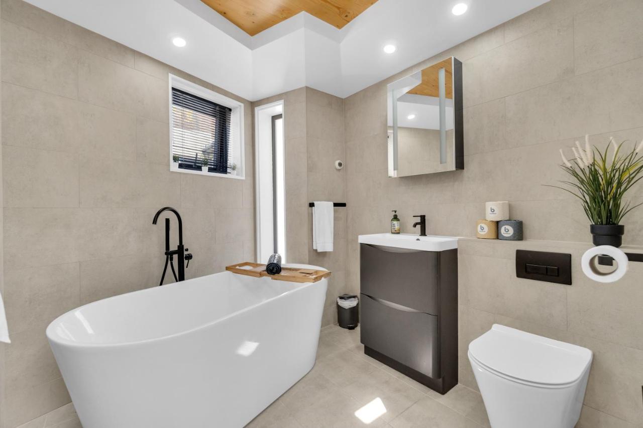 Holiday home Mews 1 With Free Parking - By My Getaways *