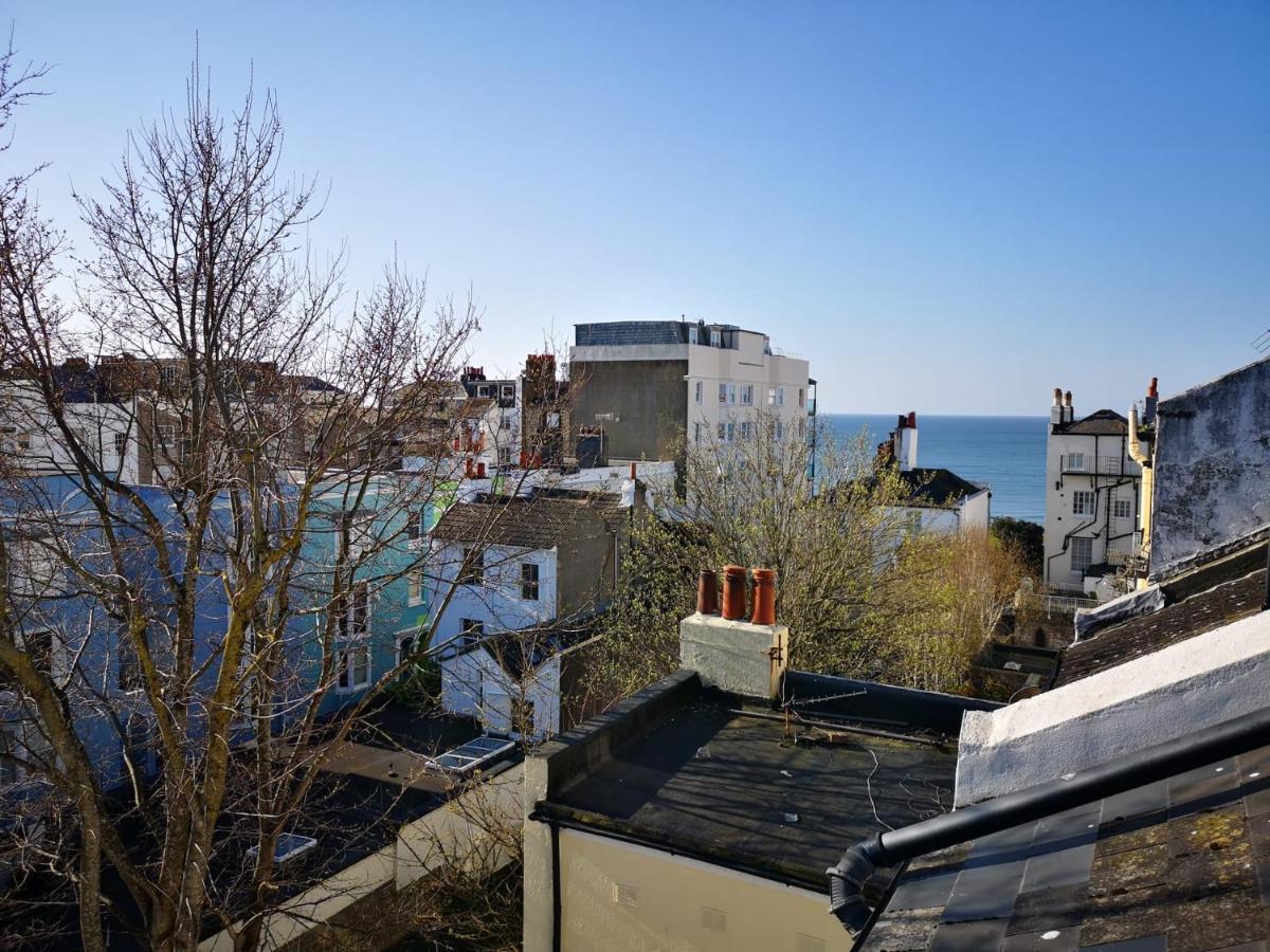 The Penthouse 3 Minutes To The Beach, Super Comfy Beds, Part Of Burlington-escapes Apartment *