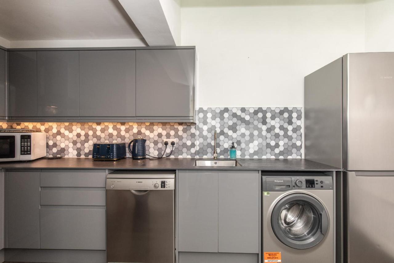 Apartment Best Location,4-Br House,Churchill Square Car Park & Sea-2 Min, Brighton Conference Centre 3 Min, Shops, Restaurants, I-360, Pier - Walking Distance Brighton