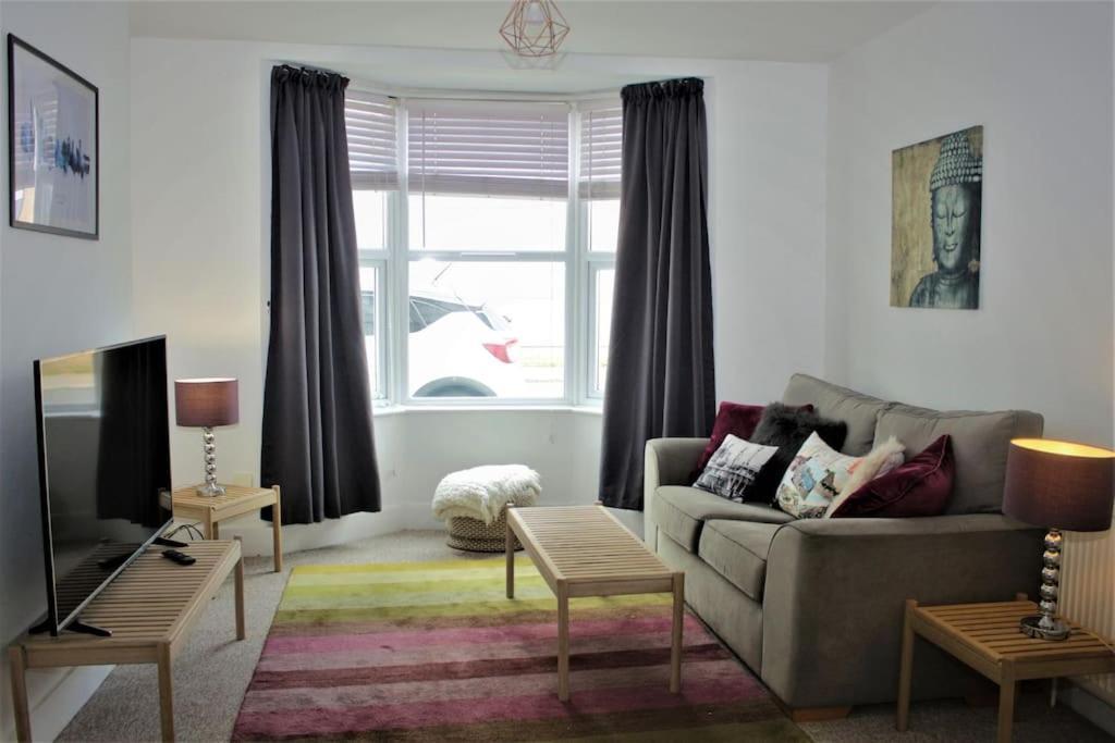Lemon House - Superb Location *