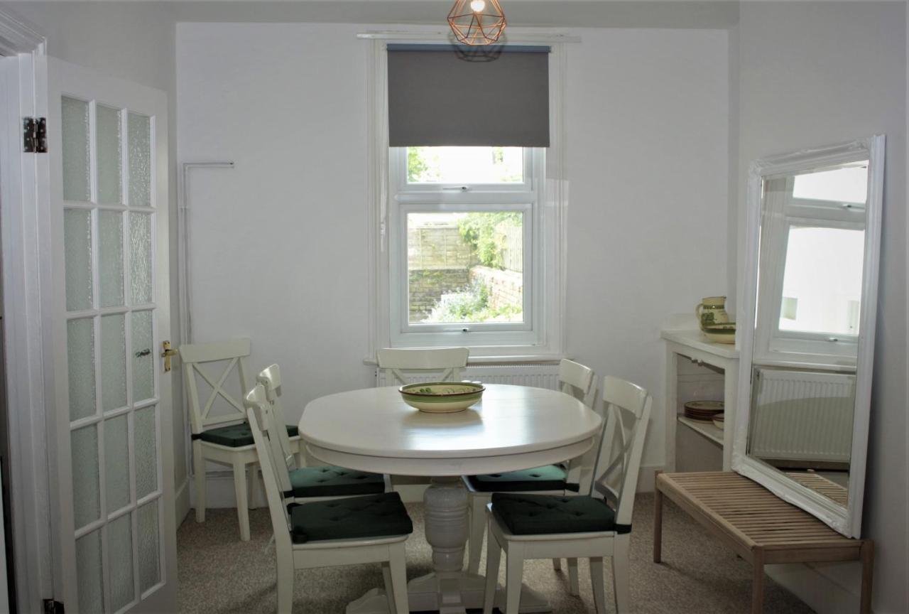 Lemon House - Superb Location *