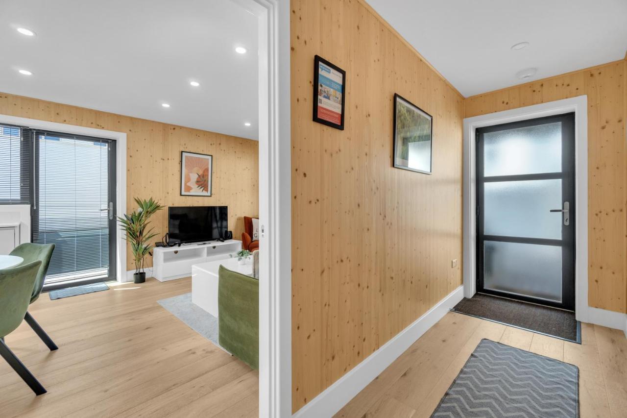 Holiday home Mews 1 With Free Parking - By My Getaways *