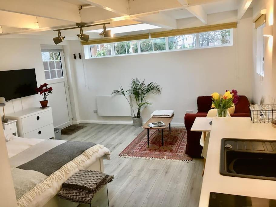 Boutique Garden With Free Parking Brighton