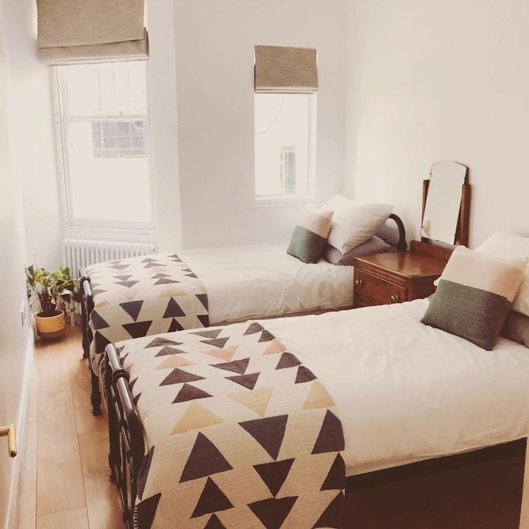 Flat, 3 Bedrooms, Sleeps 6, Close To Shops And * Brighton