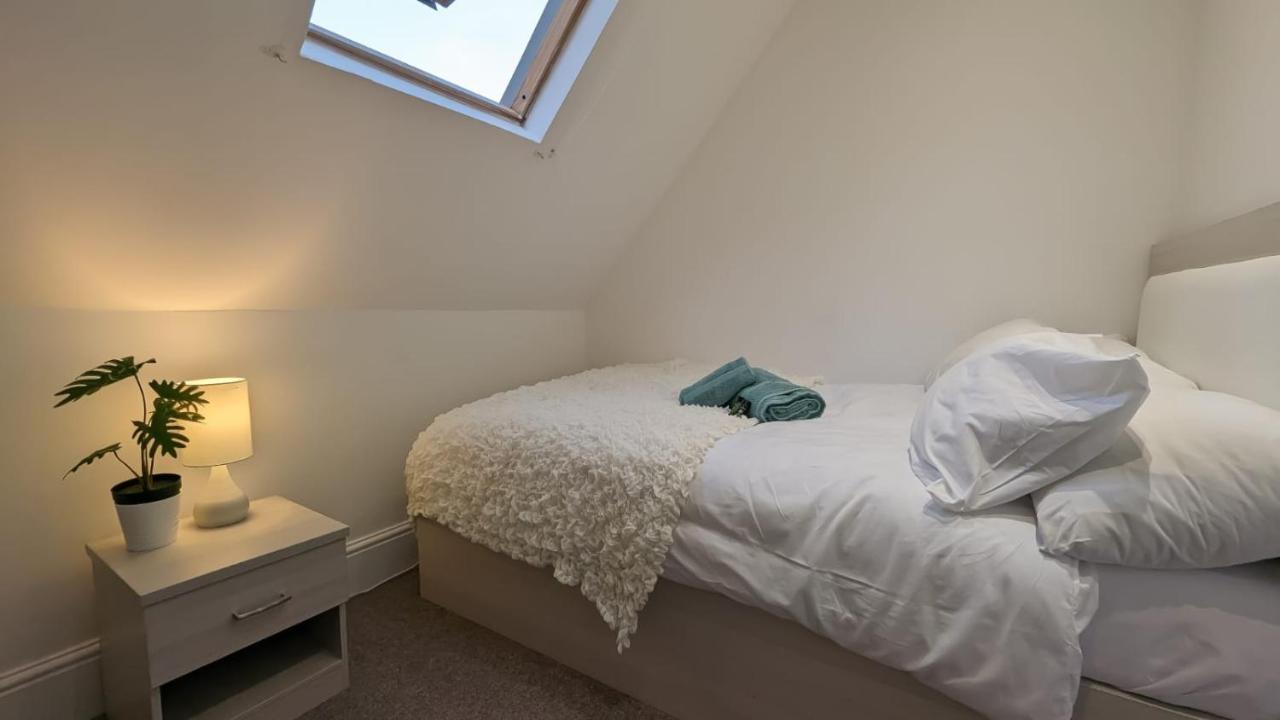 Modern Spacious Apartment Brighton