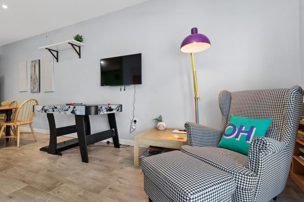 Modern House With Parking Buisness And Leisure Brighton