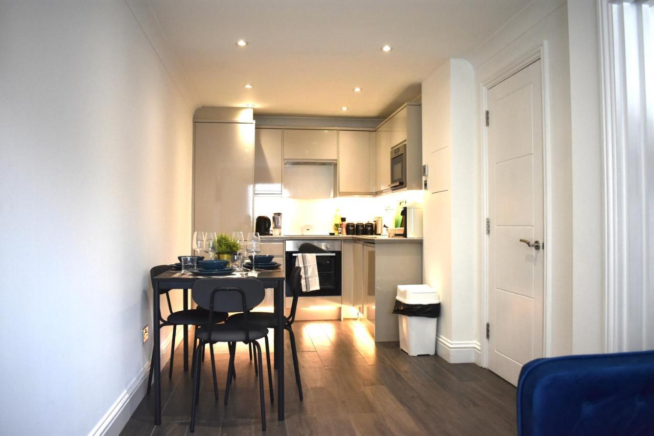 Massive Autumn Sale On Long Term Bookings At Central Apartment